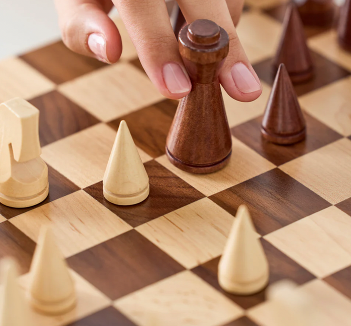 PRINTWORKS - THE MINIMALIST - WOOD CHESS SET